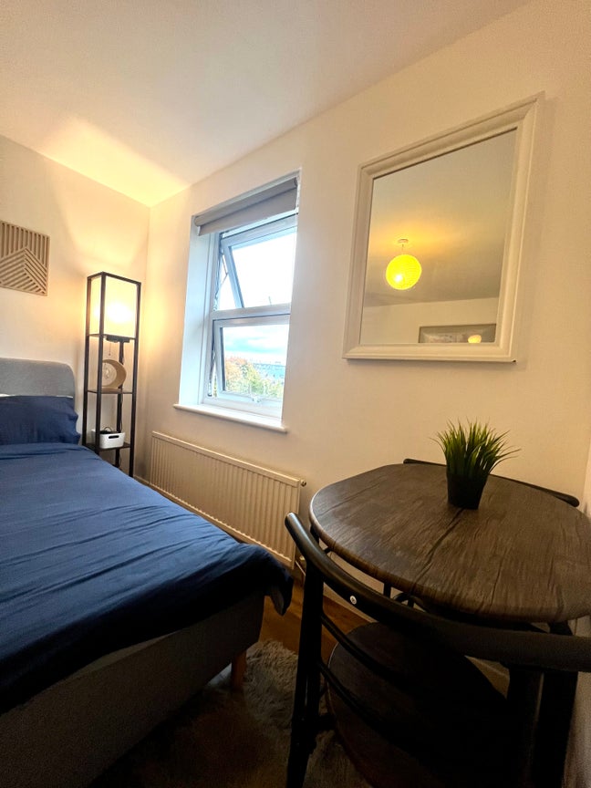 Bright airy top view double Camden Kings Cross Main Photo