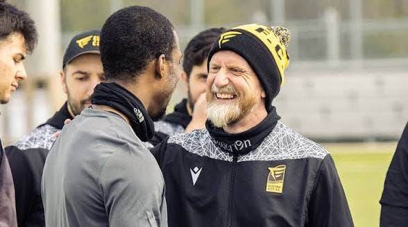 Clean, tidy and respectful professional seeki... Main Photo