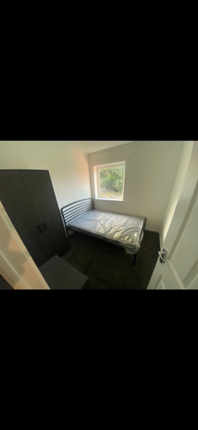 Doubles available in City Centre  Main Photo