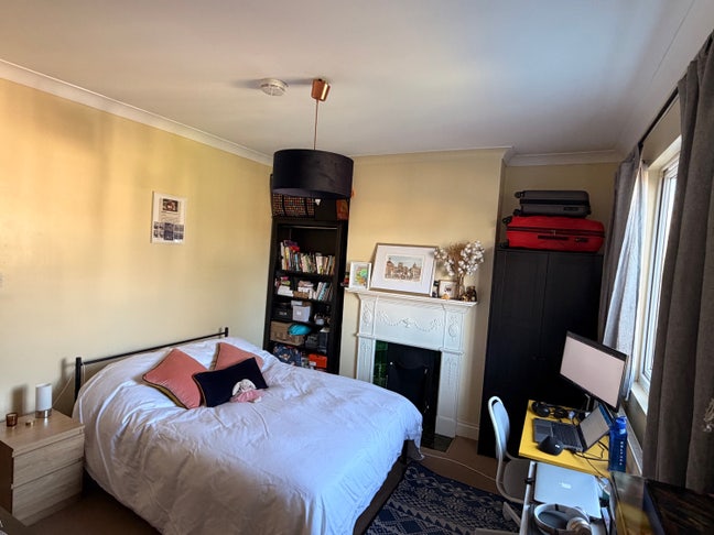 Big double room with private bathroom Main Photo