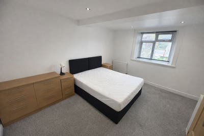 Rooms available in Newly Refurbished Shared House Main Photo