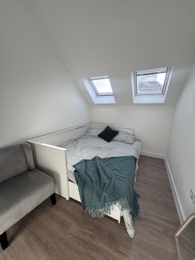 Double Room Available in Norbury Main Photo