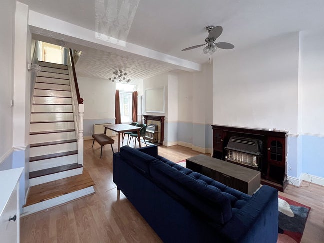 Spacious double rooms in shared Levenshulme home Main Photo