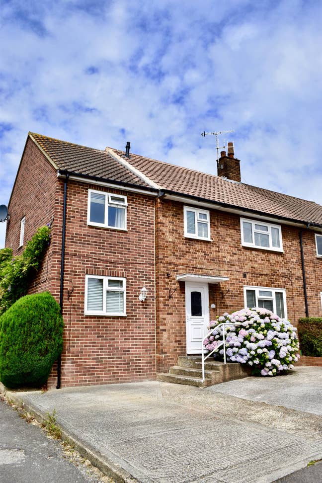 Very nice en suite room in a quiet house Main Photo