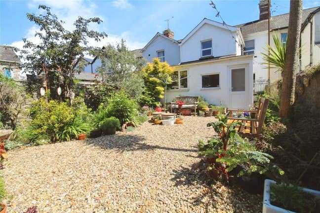 Large double room in Newton Abbot Main Photo