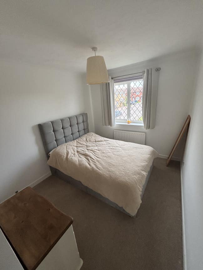 Furnished Double Room | Bills Included Main Photo