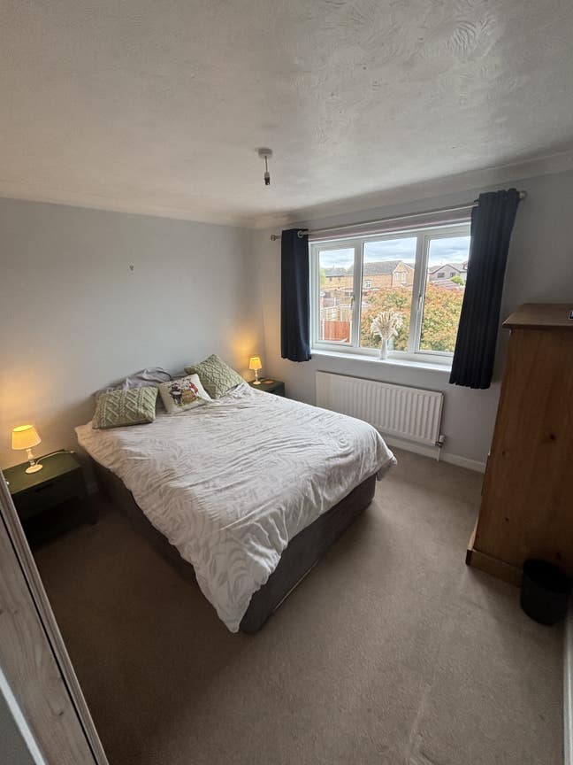 Furnished Double Room | Bills Included Main Photo