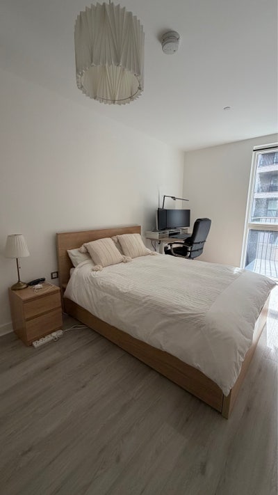 Room & Private Bathroom in East Village, Stratford Main Photo