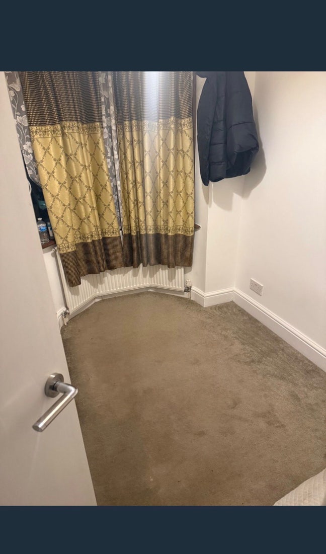 Box Eoom for Rent in Neasden, NW10 0DT Main Photo