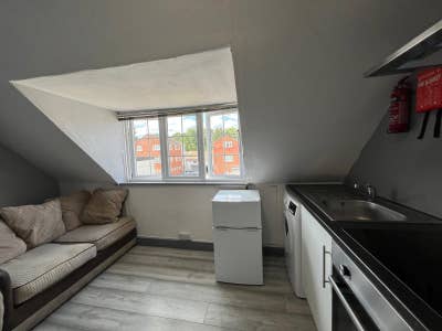 Studio Flat in Chalfont St Peter Buckinghamshire Main Photo