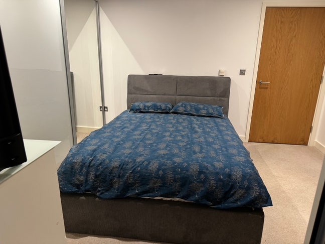 July August  only - Double room Zone 2  Main Photo