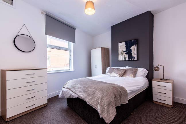 No Deposit - Refurbished House (2025) & Cleaner Main Photo