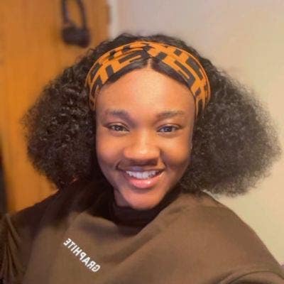 Professional Female seeks a double room Main Photo