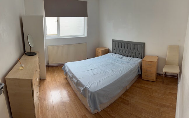 Large double double room excellent location Main Photo