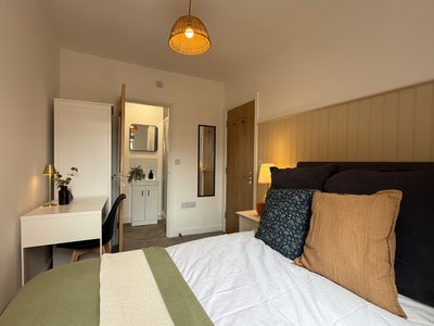 Double en-suite - Jubilee St Main Photo