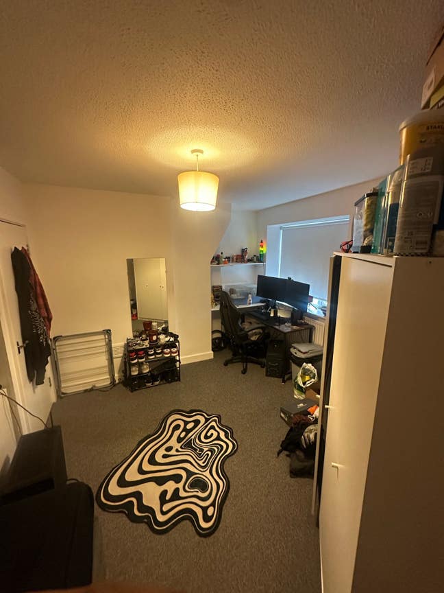 Master Bedroom - Salford -  Main Photo