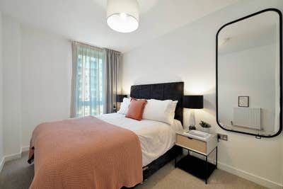 Double room w/ Private Bathroom in Middlewood Lock Main Photo