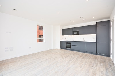 Brand New 2-Bed 2 Bath Apartment in Dagenham RM9 Main Photo