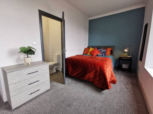 Stylish Ensuite Room🚿 |Bills Inc| Central Locatio Main Photo