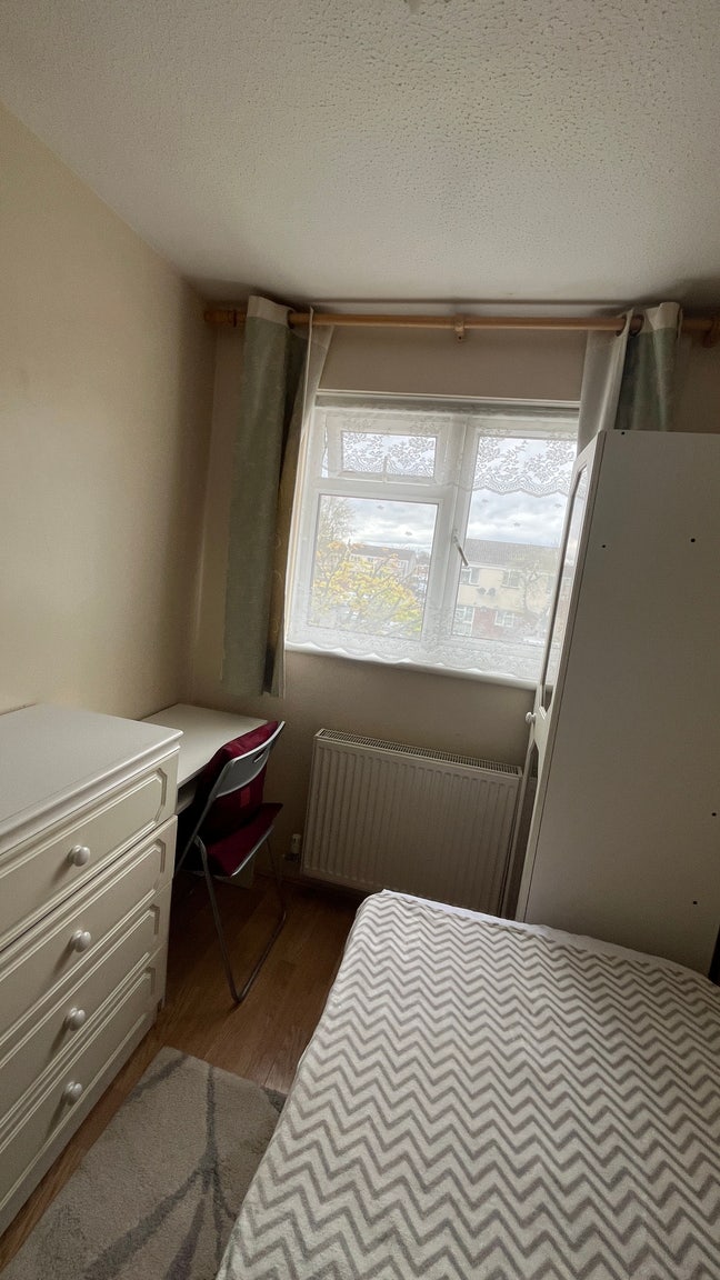 Lovely single bedroom. Main Photo