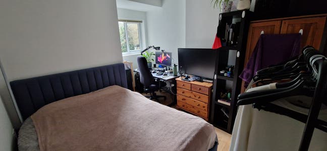 Bright Room in Well-Located Flat – Southfields Main Photo