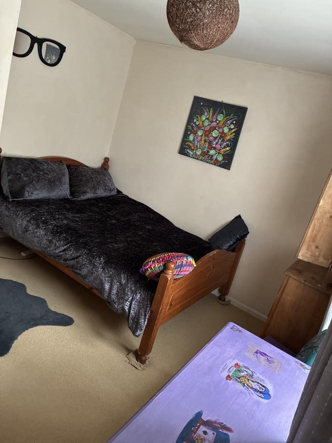  Spacious Double Rm in Quiet Home. Grdn View. Main Photo