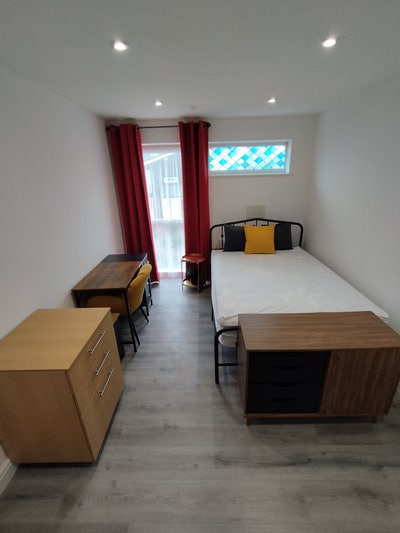 5mins to Abbey Wood Elizabeth Line, 1Gbps Internet Main Photo