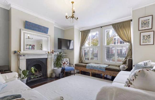 4 Bed Terrace House  Main Photo