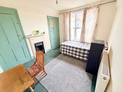 Single Room in Dorking Town Centre – Great Locatio Main Photo