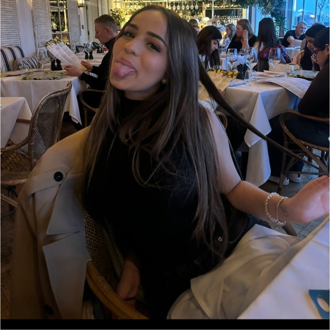 Professional Female seeks a double room Main Photo