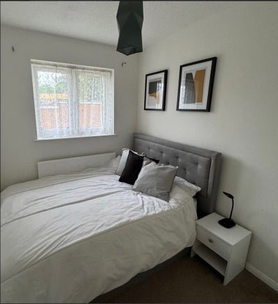 1 bedroom 7-10 mins walk from belvedere station Main Photo