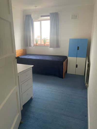 Big room in very quiet house with one flatmate. Main Photo