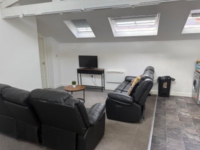 En-suite Furnished Room in the city center  Main Photo