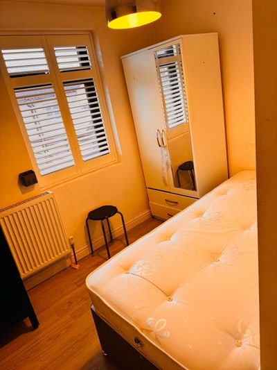 Single room available with keralite family Main Photo