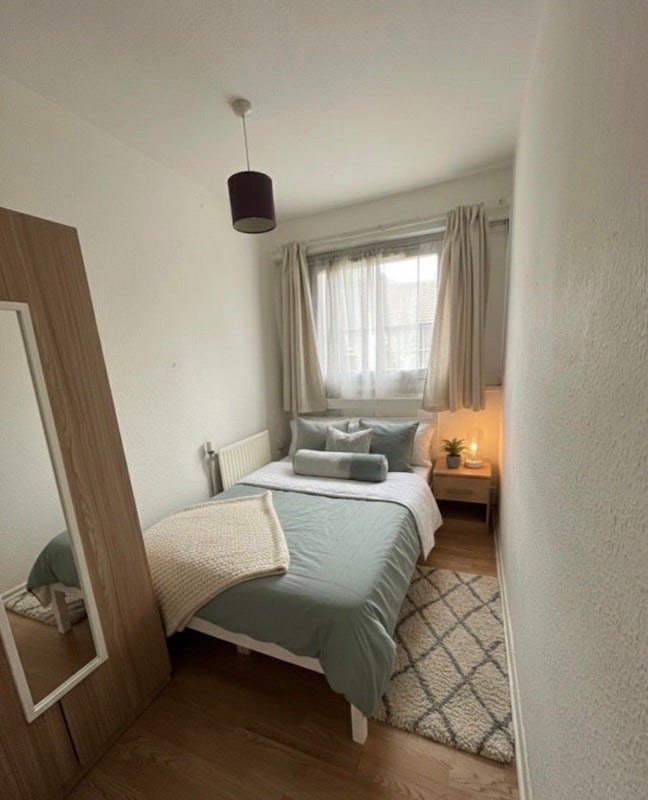 Cheap Room! Ready to Rent! &pound;150 Deposit! 5 Min Sta Main Photo