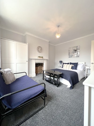 Beautiful Spacious Victorian House Share  Main Photo