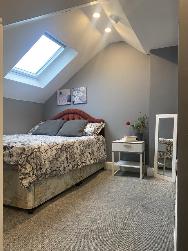  Loft Room to rent  Main Photo