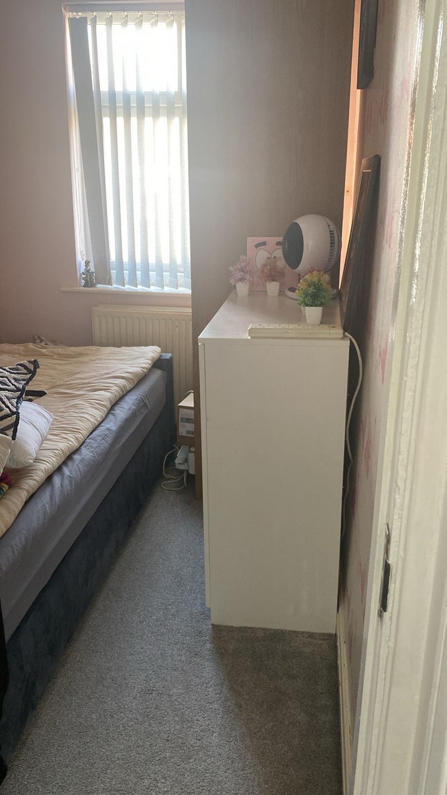 Single bedroom Main Photo