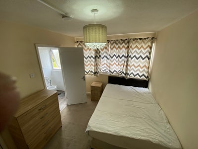  En-Suite Room Available-Bradville MK13  &pound;700 Main Photo