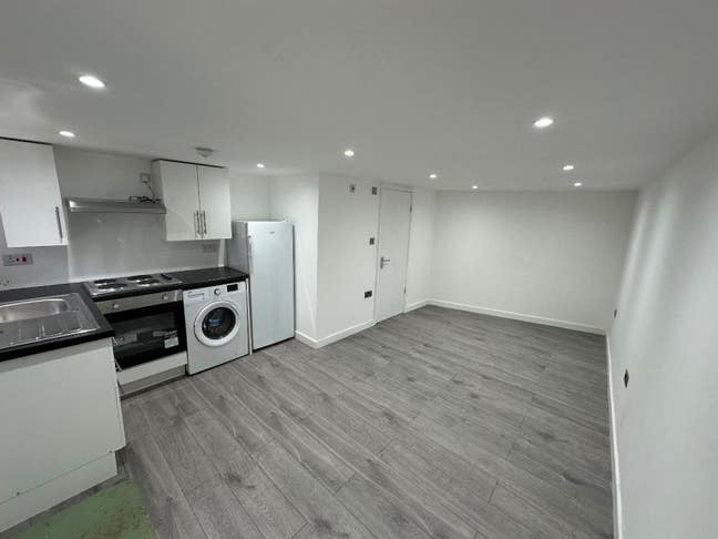 🏡Brand New 1-Bedroom Flat–&pound;1,250PCM(RM7) Main Photo