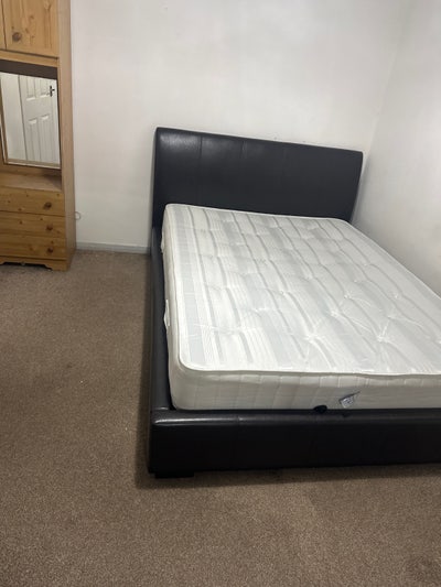 Double bedroom  Main Photo