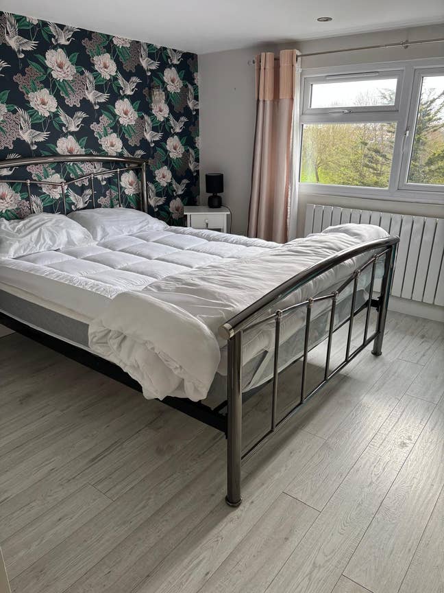 Whole top floor available in female shared house. Main Photo