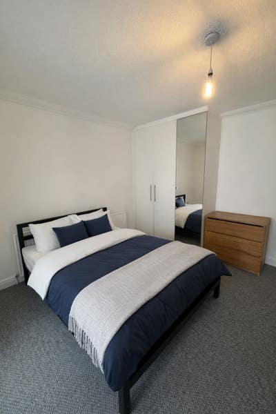 Double Room Close to Factories Main Photo