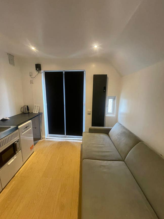 Stunning Studio Flat Main Photo