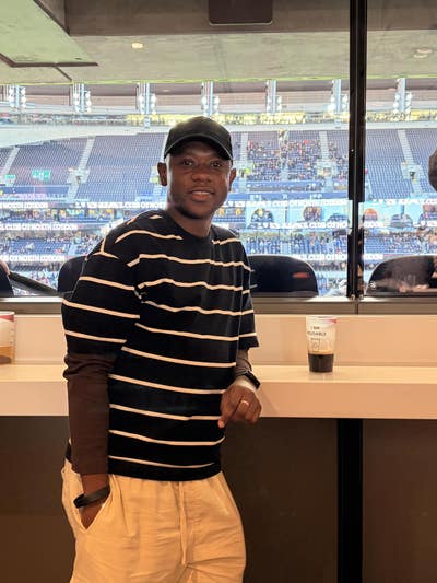 Hey it’s Lee Main Photo