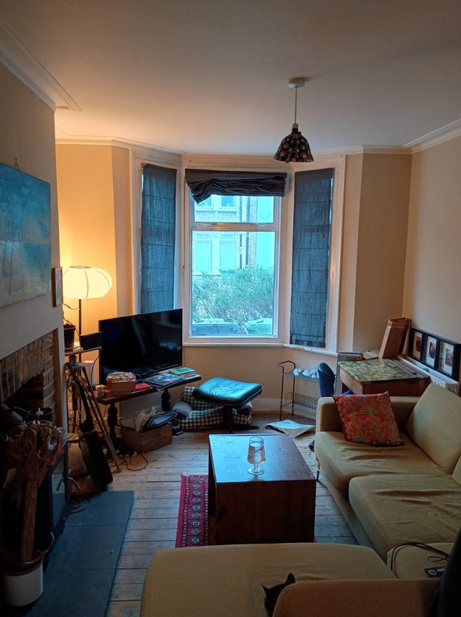 Cosy room in creative houseshare Main Photo