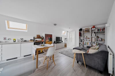 Spare Bedroom in a new flat in Ruislip  Main Photo