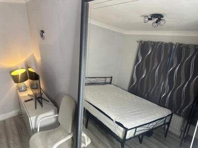 Newly Refurbished Spacious 3-Bedroom Home Main Photo