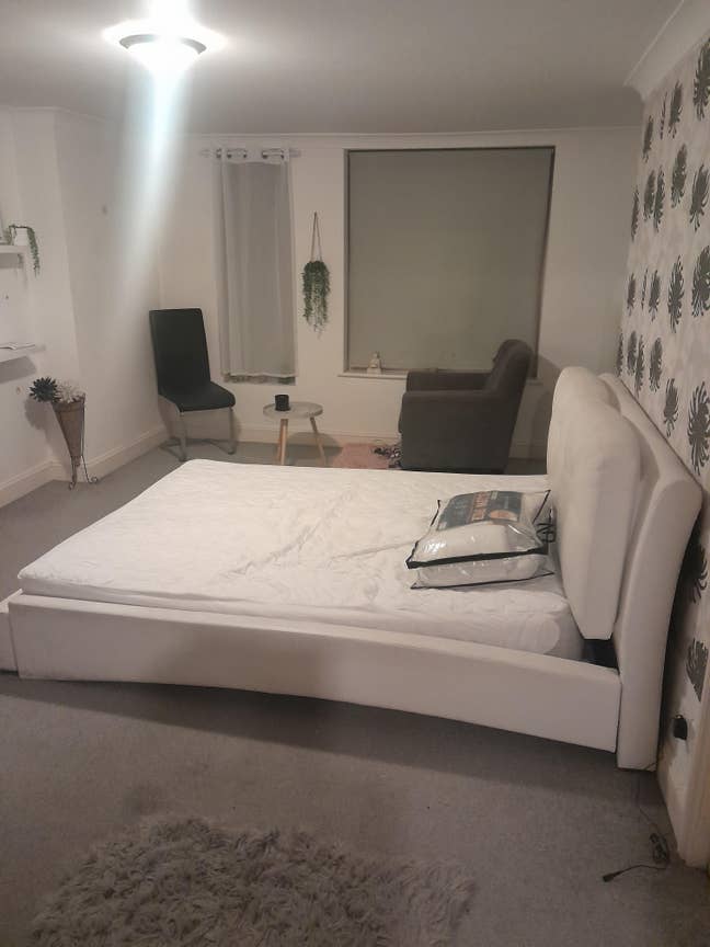 Attractive and  Large  Double room  to rent  Main Photo