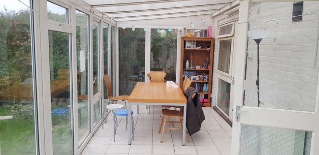 Student-Friendly 5-Bed House with Garden Main Photo